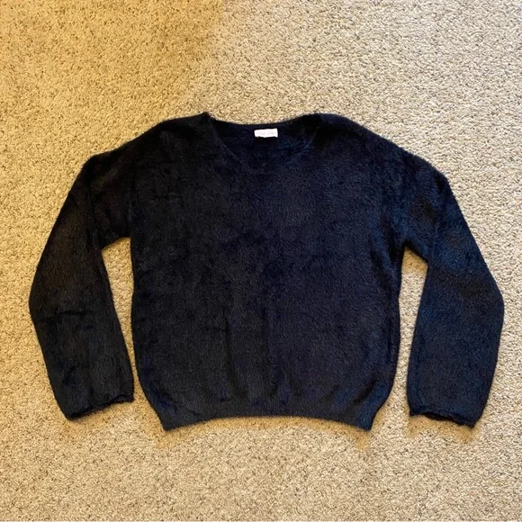 ‼️Pink Lily Eyelash Sweater‼️ - Picture 1 of 4